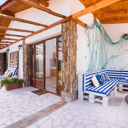 Blue Breeze Apartmanhotel