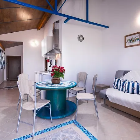Ξενοδοχείο με διαμερίσματα Blue Breeze 3*